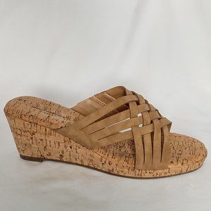CLOUDWALKERS NEW Beige Tan Slide Sandals 11 W Wide Cork Wedge Woven Faux Suede